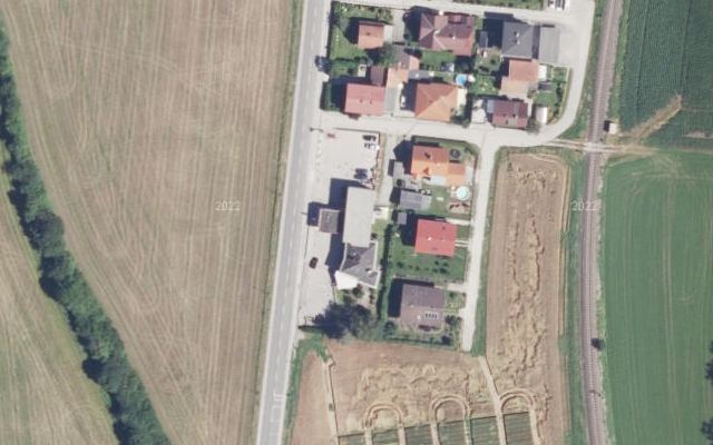 Luftbild von Tankstelle Holzgethan