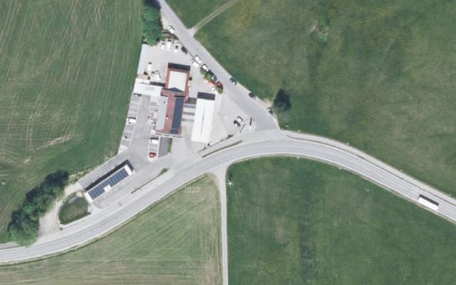 Luftbild von BP Tankstelle