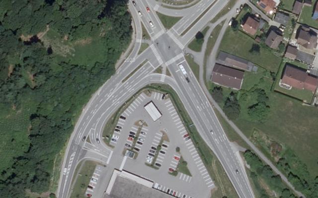 Luftbild von Diskont Tankstelle