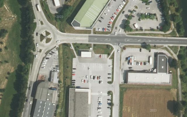 Luftbild von Diskont Tankstelle
