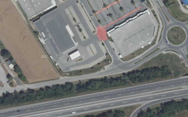 Luftbild von Diskont Tankstelle