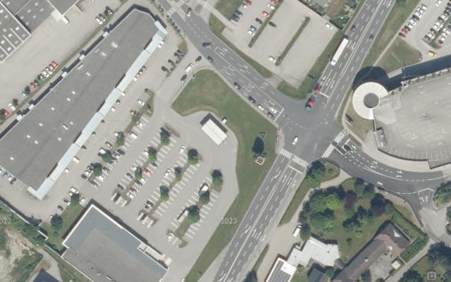 Luftbild von Diskont Tankstelle
