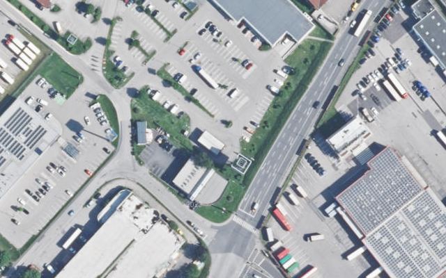 Luftbild von Diskont Tankstelle