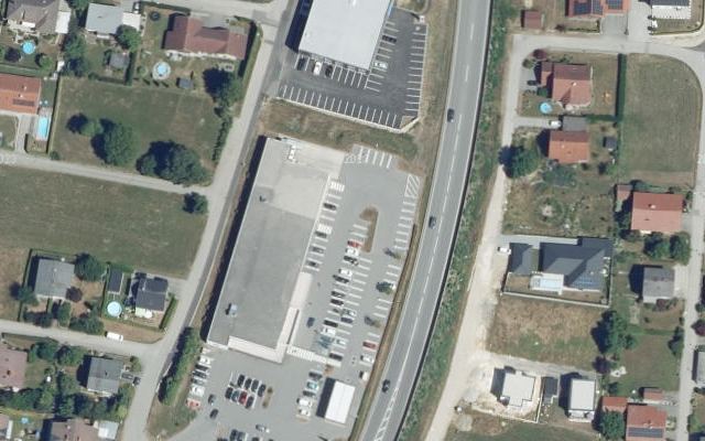 Luftbild von Diskont Tankstelle