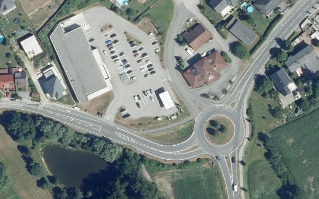 Luftbild von Diskont Tankstelle