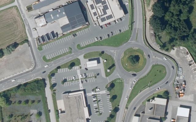 Luftbild von Diskont Tankstelle