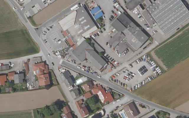 Luftbild von Lagerhaus-Tankstelle 24 h