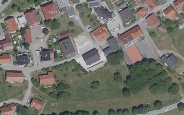 Luftbild von Lagerhaus-Tankstelle 24 h