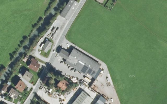 Luftbild von Lagerhaus-Tankstelle 24 h