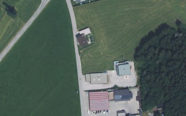 Luftbild von BELLINGER, freie Tankstelle