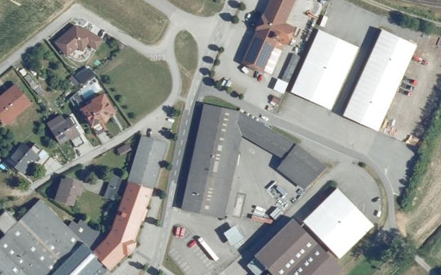 Luftbild von GENOL-LH EFERDING-OÖ. MITTE eGen