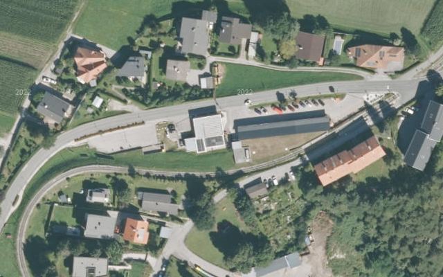 Luftbild von BP Troppacher
